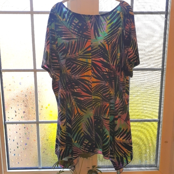 Times Square Short Sleeve Top - Picture 4 of 8